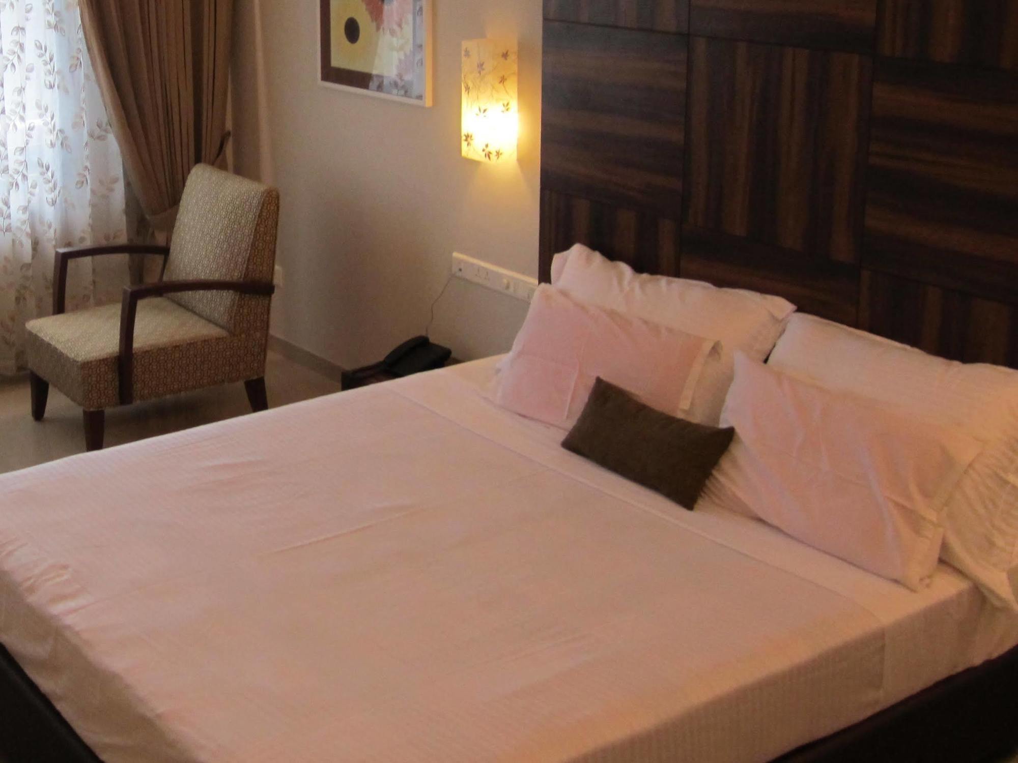 Hotel Park Plaza Panaji Exterior photo