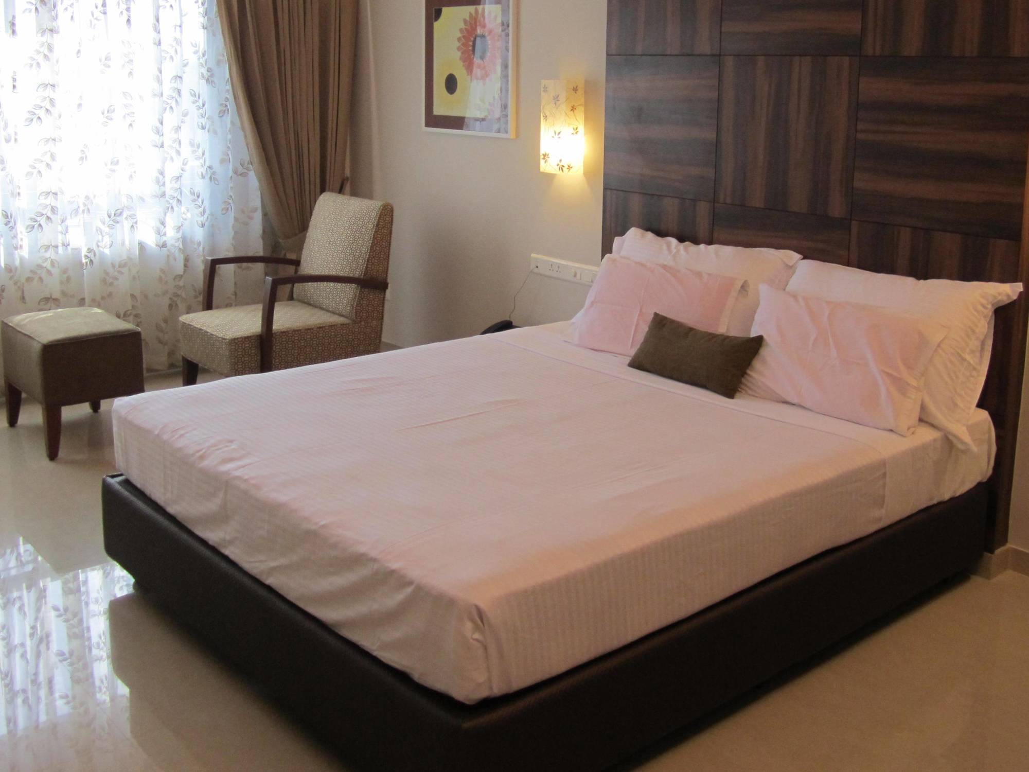 Hotel Park Plaza Panaji Exterior photo